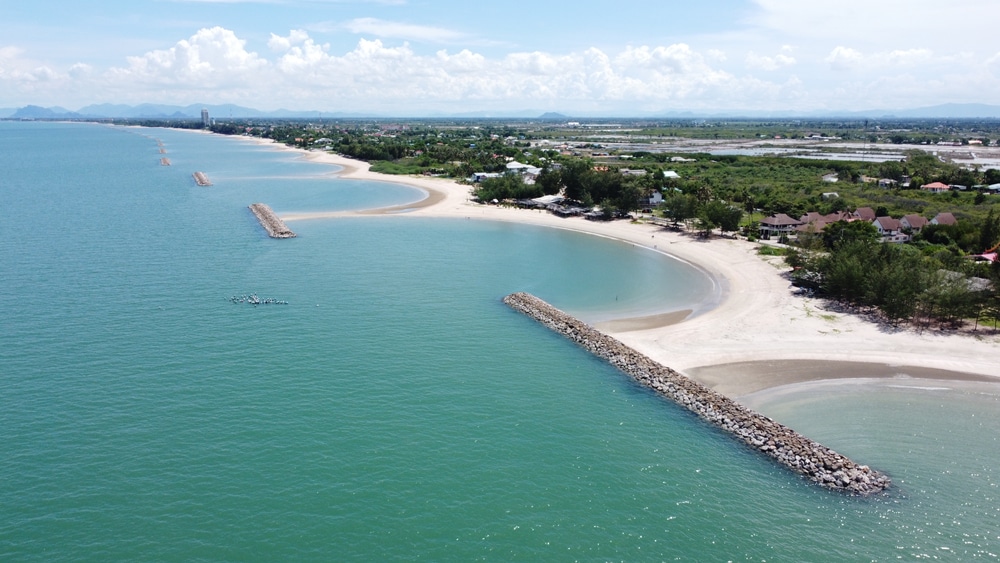 แจกแพลนเที่ยว มัดรวมที่เที่ยว หาดเจ้าสำราญ (จังหวัดเพชรบุรี) 2567 สัมผัสธรรมชาติอันน่าหลงใหล