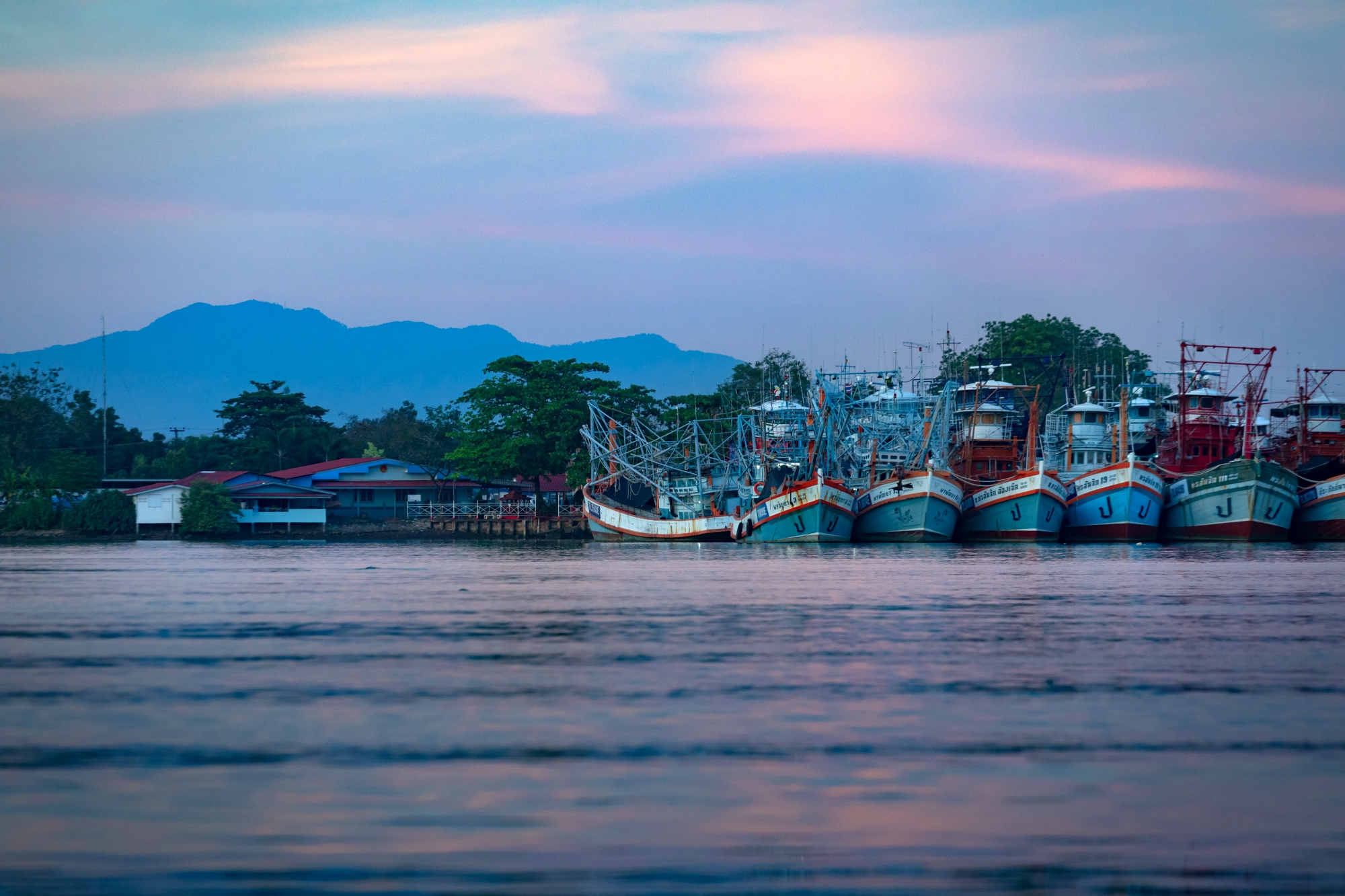 รวม 6 สถานที่ยอดฮิต ถ่ายรูป หาดปากน้ำประแส (จังหวัดระยอง) 2567 จุดเช็กอินสุดปัง เที่ยวฟินสนุกครบรส